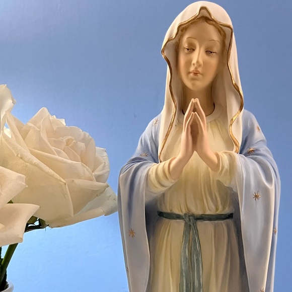 ✨ Blessed Virgin Mary by Veronese Design 🙏🏻 Holy Journey Religious Statue 🙏🏻 - Picture 13 of 16